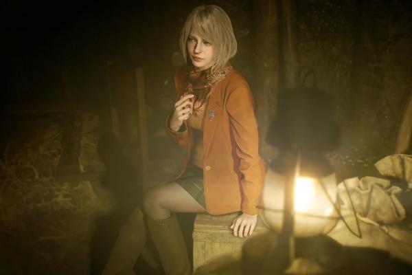 Модель представила обворожительный косплей Эшли из ремейка Resident Evil 4